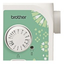 Máquina De Coser Brother Js2135 Blanca Color Blanco