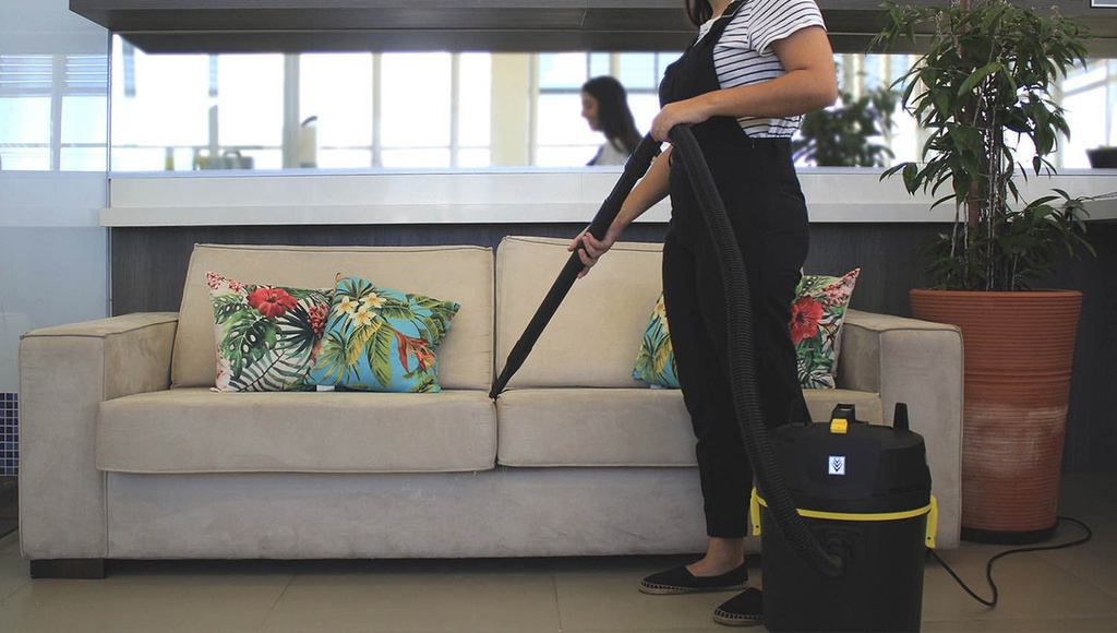 Aspiradora De Tacho Karcher Nt 15/1 15l 1400w Negra Negro